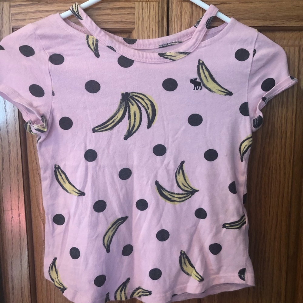 Girls Abercrombie kids t-shirt.